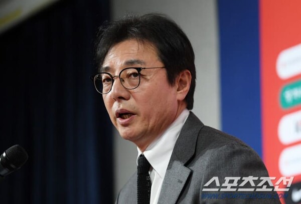 황선홍 /사진=온라인 커뮤니티